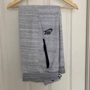 NIKE TECH SWEATPANTS | M